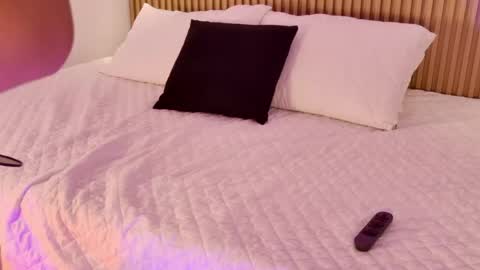 aly_leee online show from 04/14/26, 12:00