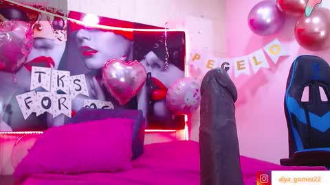 Snapshot of alya_gomez chatting on 02/19/25, 08:31 online show from 02/19/25, 08:31
