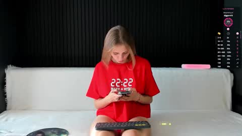 Alena online show from 09/22/25, 12:40