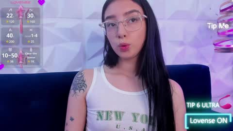 Snapshot of alys_molly chatting on 01/04/25, 02:14 sopie online show from 01/04/25, 02:14