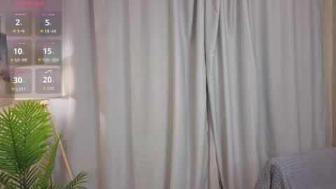 Snapshot of alyshaplescia chatting on 04/29/26, 05:30 Mona online show from 04/29/26, 05:30