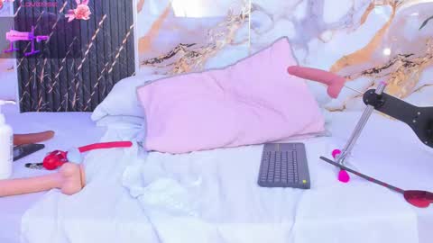 alyson__a online show from 10/31/25, 06:31