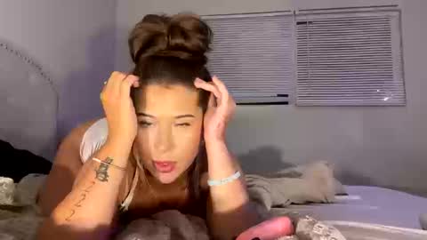 alyssaortega online show from 10/15/25, 05:18