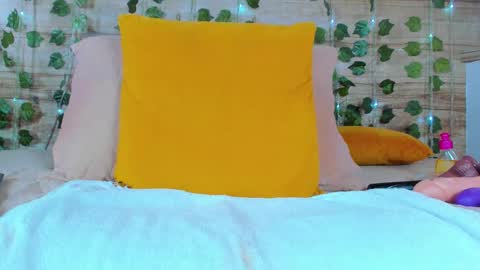 alyssia online show from 02/25/25, 04:00