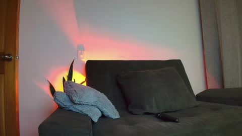 Snapshot of alyssia_wolds_1 chatting on 06/15/26, 02:03 alyssia wolds online show from 06/15/26, 02:03