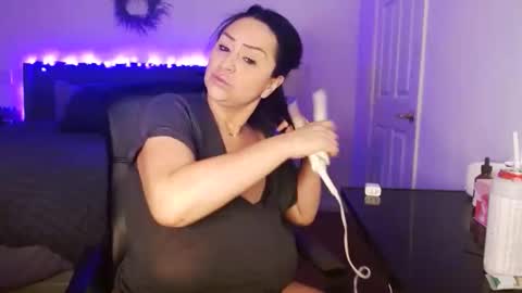Snapshot of alyssiaamorexo chatting on 03/23/26, 05:06 Alyssiaamorexo online show from 03/23/26, 05:06