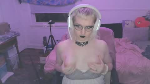 alyxiabewbs online show from 05/18/26, 02:29