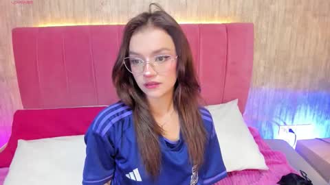 Snapshot of alyy_cut3 chatting on 01/13/26, 01:27 Alyy online show from 01/13/26, 01:27