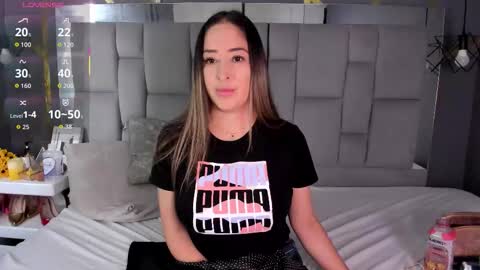 Alyze make feel hot as hell online show from 11/19/25, 06:19