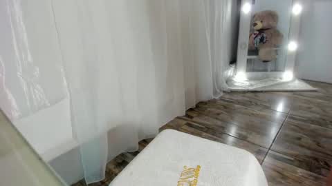 Snapshot of amadamia__secret chatting on 01/05/25, 02:06 Amada Mia online show from 01/05/25, 02:06