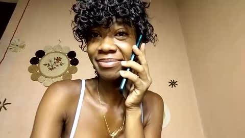 Snapshot of amah17 chatting on 02/08/25, 04:57 Amah online show from 02/08/25, 04:57