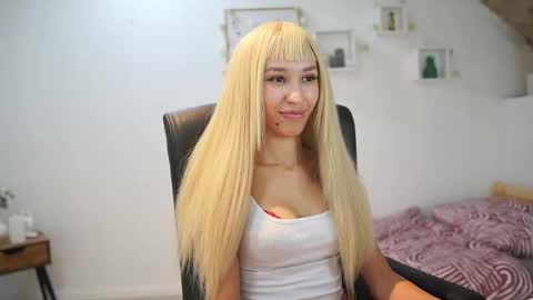 Amai  Liu online show from 09/22/25, 06:32