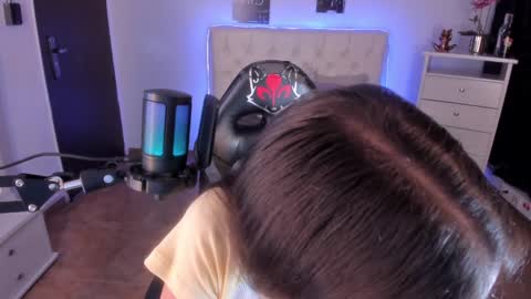 B I A N C A online show from 02/04/25, 03:44