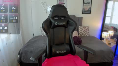 Hi Im AmaiaHelp me reach 100 likes online show from 09/13/25, 08:30