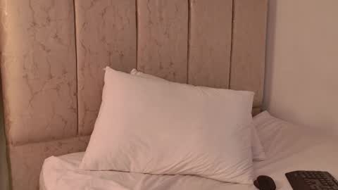 Snapshot of amaia_saenz_oa chatting on 03/04/26, 03:40 amaia_saenz_oa online show from 03/04/26, 03:40