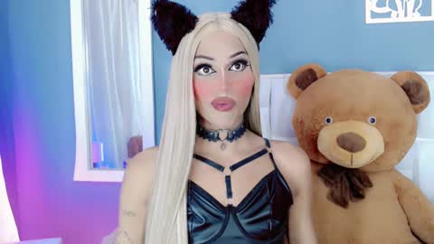 amal_baddel_ online show from 02/02/25, 01:41