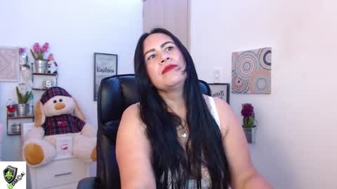Snapshot of amalia_brunette chatting on 12/06/24, 11:14 AMALIA online show from 12/06/24, 11:14