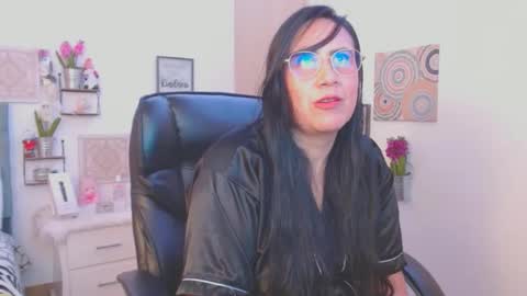 Snapshot of amalia_brunette chatting on 01/14/25, 11:16 AMALIA online show from 01/14/25, 11:16