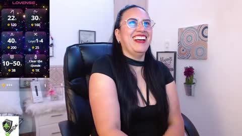 Snapshot of amalia_brunette chatting on 01/19/25, 11:00 AMALIA online show from 01/19/25, 11:00