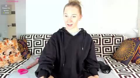 Amalia online show from 04/26/26, 08:45