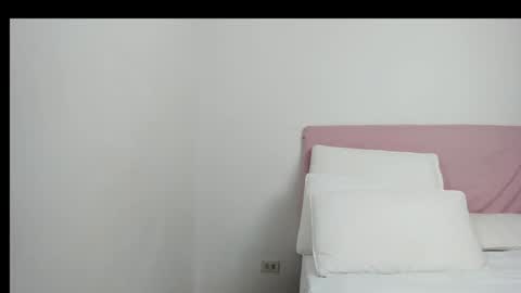 Snapshot of amaliaariel chatting on 01/16/25, 01:06 amaliaariel online show from 01/16/25, 01:06