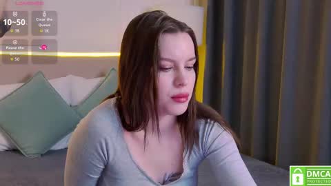 Amalia online show from 12/17/25, 01:06