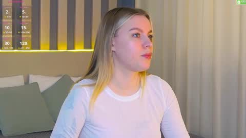 Amalia online show from 03/25/26, 01:06