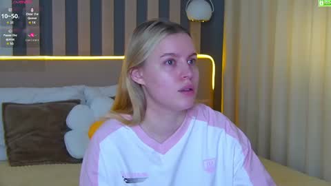 Snapshot of amaliabell chatting on 06/15/26, 01:13 Amalia online show from 06/15/26, 01:13