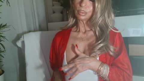Snapshot of amanda0803 chatting on 07/20/26, 09:56 Angel or Demon online show from 07/20/26, 09:56