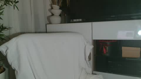 Snapshot of amanda0803 chatting on 07/22/26, 08:50 Angel or Demon online show from 07/22/26, 08:50