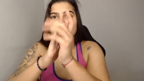 The queen of the biceps  online show from 01/10/25, 01:41