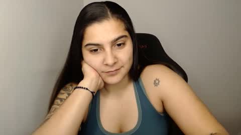 The queen of the biceps  online show from 02/01/25, 10:23