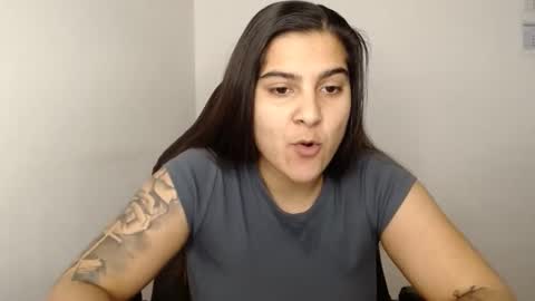 The queen of the biceps  online show from 02/04/25, 09:52