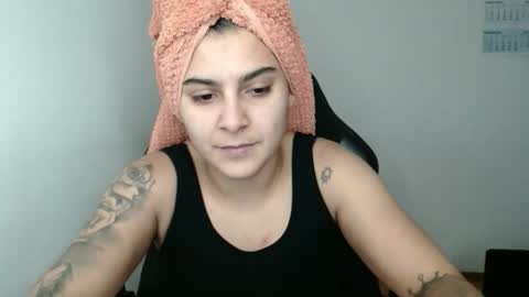 The queen of the biceps  online show from 01/31/26, 08:29