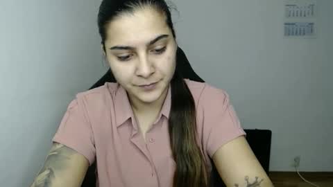 The queen of the biceps  online show from 02/14/26, 02:19