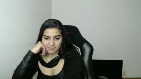 The queen of the biceps  online show from 04/11/26, 02:05