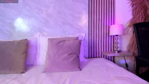 Luisa online show from 09/14/25, 01:49