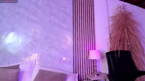 Luisa online show from 12/16/25, 01:54