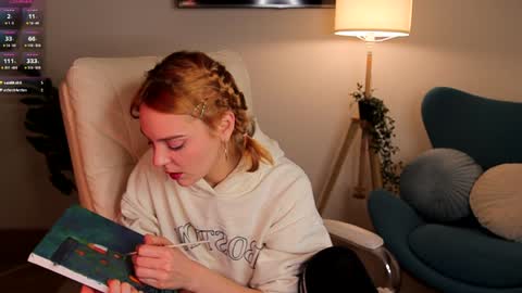 Amanda  fox online show from 02/08/25, 04:36