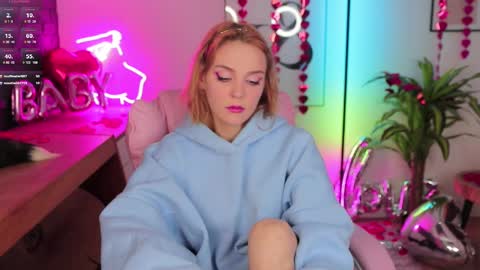 Amanda  fox online show from 02/14/25, 06:19