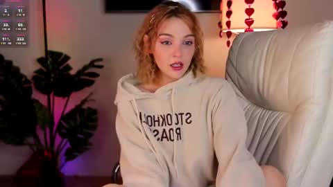 Amanda  fox online show from 02/19/25, 01:28