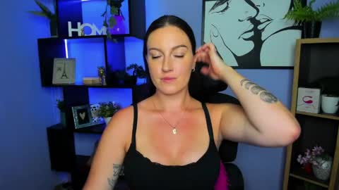Snapshot of amanda_burn chatting on 05/11/26, 01:17 Amanda online show from 05/11/26, 01:17