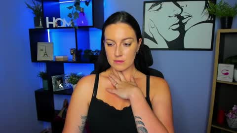 Snapshot of amanda_burn chatting on 05/18/26, 01:17 Amanda online show from 05/18/26, 01:17