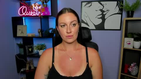Snapshot of amanda_burn chatting on 06/03/26, 02:33 Amanda online show from 06/03/26, 02:33