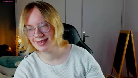 Hi im Amanda online show from 11/19/25, 08:31