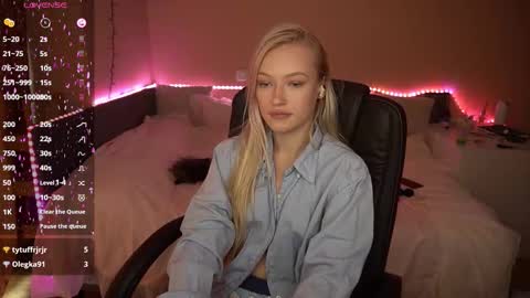 Snapshot of amandaafire chatting on 09/28/25, 01:27 Amanda online show from 09/28/25, 01:27