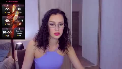 Snapshot of amandaair chatting on 10/24/25, 07:32 AmandaAir online show from 10/24/25, 07:32