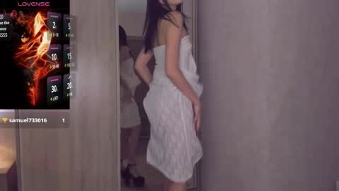 Snapshot of amandaair chatting on 11/28/25, 09:28 AmandaAir online show from 11/28/25, 09:28