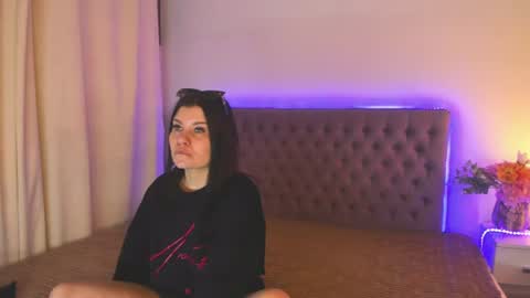 Snapshot of amandahoppe chatting on 07/03/26, 04:30 Amanda online show from 07/03/26, 04:30
