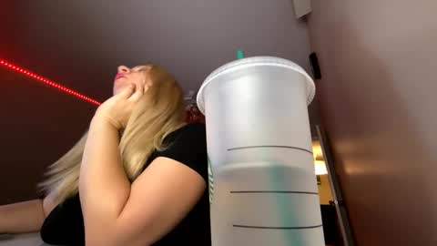 Amanda online show from 10/07/25, 11:07